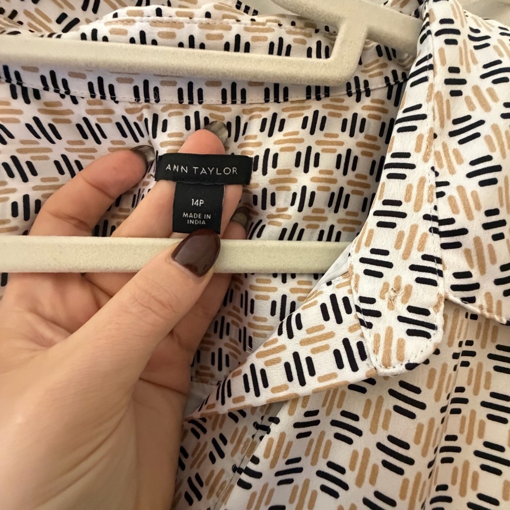 Ann Taylor - Geometric button down dress - Picture 3 of 5